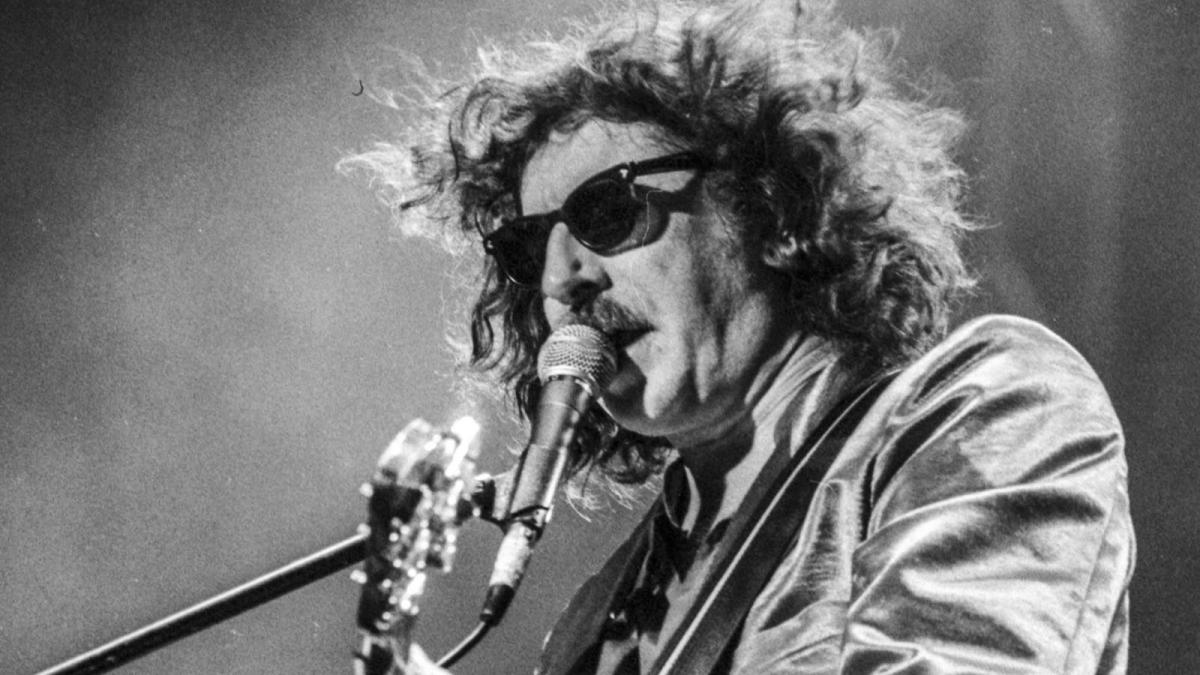 Lee más sobre el artículo A 40 años del disco con el que Charly sorteó la grieta generacional en el rock argentino