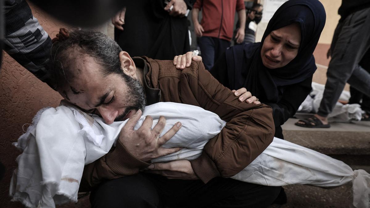 Lee más sobre el artículo Ya son más de 14.000 los muertos por ataques israelíes, entre ellos 5.800 niños