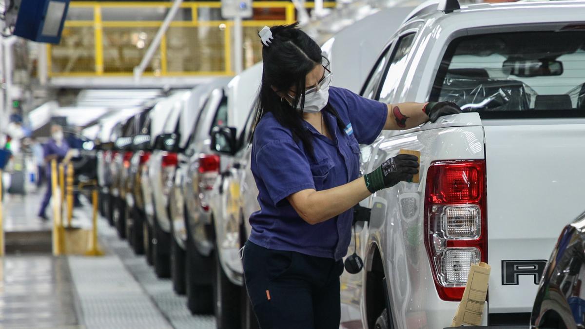 En este momento estás viendo Pignanelli: «Los despidos son una respuesta al anuncio de estanflación»