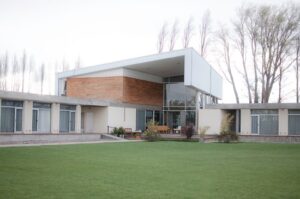 Lee más sobre el artículo Florencia Juarez Jozami: “En el evento presentación de El Inicio buscamos demostrarles a todos mostrar cómo trabajamos y el talento local”