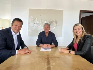 Lee más sobre el artículo Rolo Figueroa anunció que «Junto a Nadia Márquez y Osvaldo Llancafilo, vamos a trabajar por el Neuquén que viene»