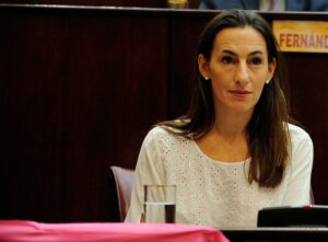 Lee más sobre el artículo Soledad Salaburu: “El femicidio de Carina fue una alarma muy grande que demostró que los programas de atención a la violencia no llegan a todas las localidades de la provincia”