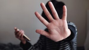 Lee más sobre el artículo Los riesgos de Tiktok: adicción, discursos agresivos y privacidad vulnerada