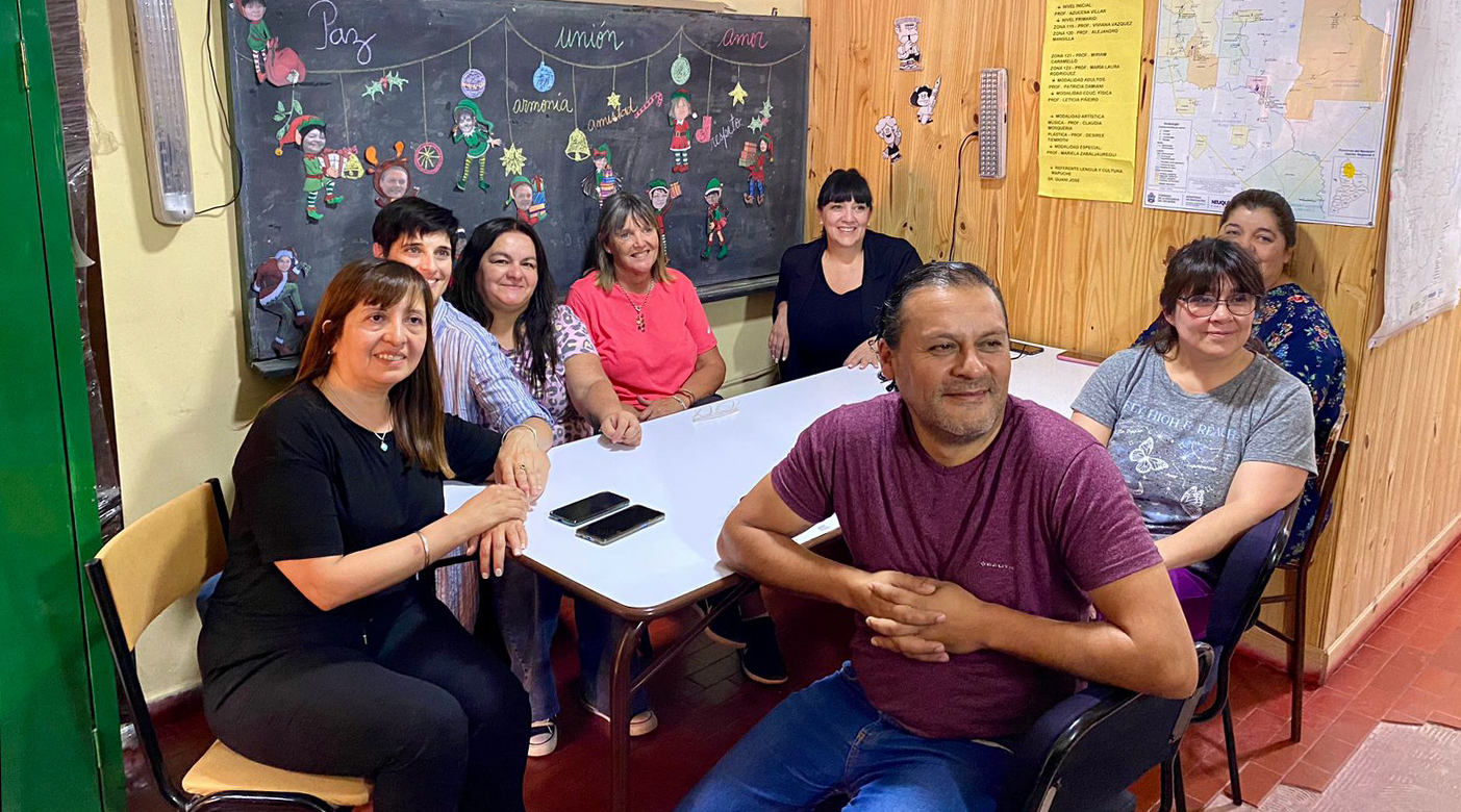 En este momento estás viendo La ministra de Educación recorrió instalaciones educativas en el norte neuquino