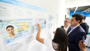 Lee más sobre el artículo Wado De Pedro presentó el nuevo DNI electrónico, que tendrá chip y código QR