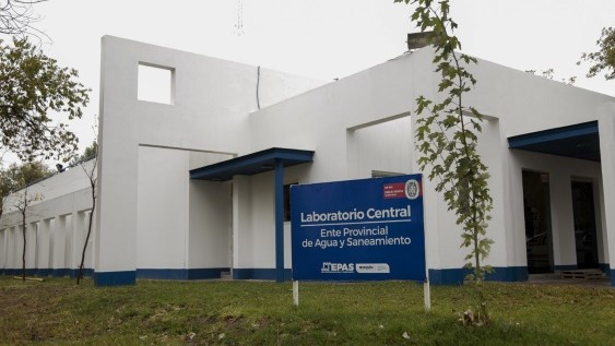 En este momento estás viendo Garantizan la calidad del agua que llega a los domicilios