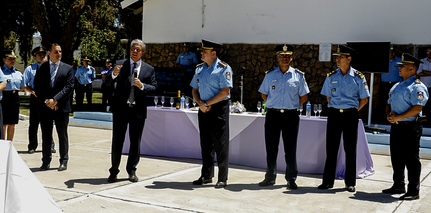 En este momento estás viendo Rolando Figueroa anunció cambios en la Policía