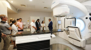 Lee más sobre el artículo El gobernador puso en marcha el acelerador lineal del Hospital Castro Rendón