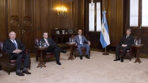 Lee más sobre el artículo La Corte Suprema debe tratar un amparo de Misiones contra el DNU del Gobierno