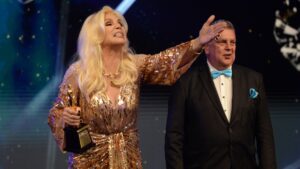 Lee más sobre el artículo Con teatro, televisión y el ansiado regreso al cine, Susana cumple 80 años de vitalidad