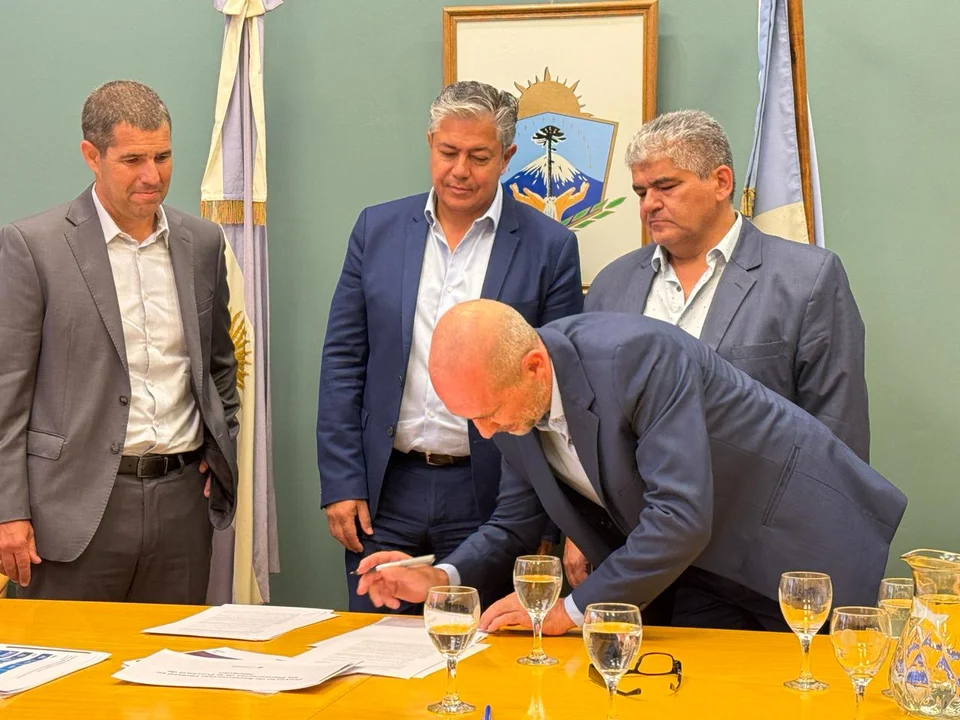 Lee más sobre el artículo La provincia de Neuquén y Vista buscan desarrollar proyectos de captura de carbono