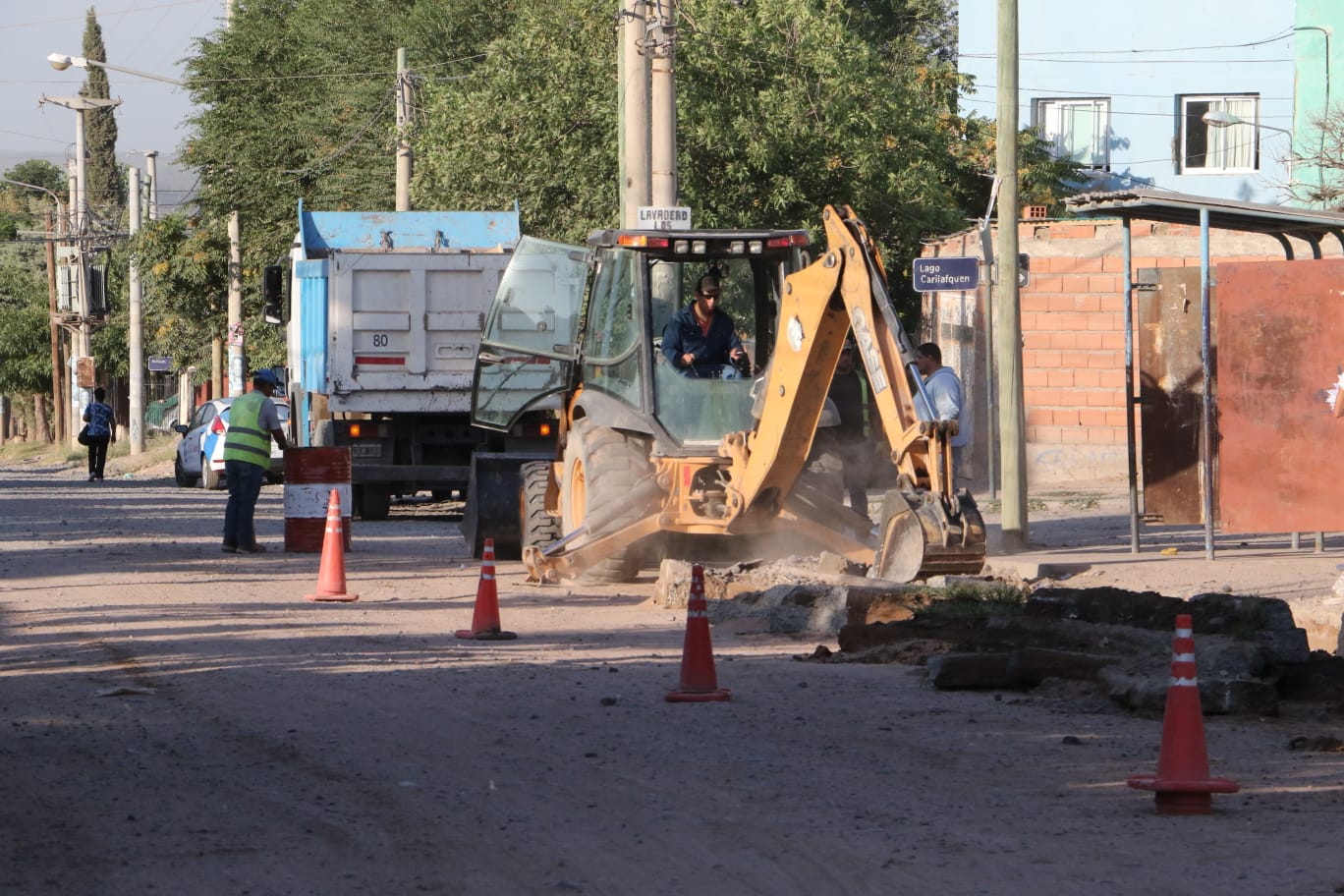 Lee más sobre el artículo Gaido anunció el inicio de obra de entubamiento del canal de Rodhe
