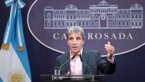 Lee más sobre el artículo Caputo dijo que se fijará el nuevo salario mínimo y ratificó baja de la inflación para febrero