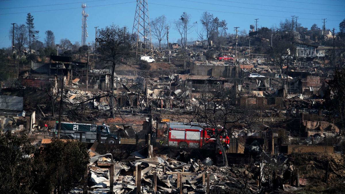 Lee más sobre el artículo Aumenta a 112 el número de muertos por los incendios forestales en Chile