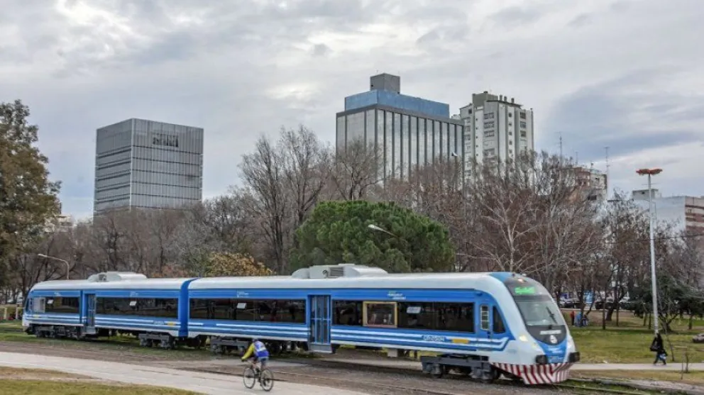 En este momento estás viendo Fuerte aumento en el costo del Tren del Valle afecta a usuarios entre Neuquén y Plottier