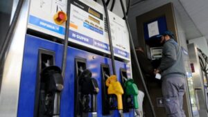 Lee más sobre el artículo Venta de combustibles cae 11,8% y acumula 10 meses a la baja