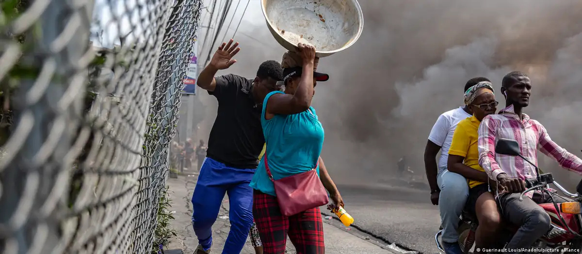 Lee más sobre el artículo Ataques, saqueos e incendios agitan Puerto Príncipe