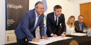 Lee más sobre el artículo Presentaron líneas de financiamiento por 3.000 millones de pesos para Neuquén