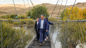 Lee más sobre el artículo Villa del Nahueve es el único lugar del país donde se construye una represa