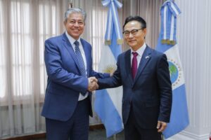 Lee más sobre el artículo Rolando Figueroa estrecha lazos con Corea del Sur