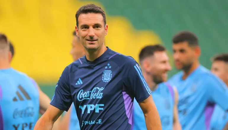 Lee más sobre el artículo La selección argentina arriba a Venezuela para enfrentar las eliminatorias