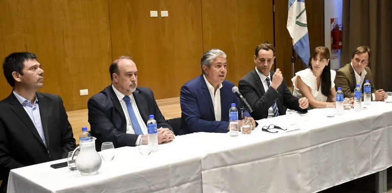 En este momento estás viendo La mesa técnica de Vaca Muerta se reúne en Barrancas para avanzar en el Plan Provincial de Regionalización