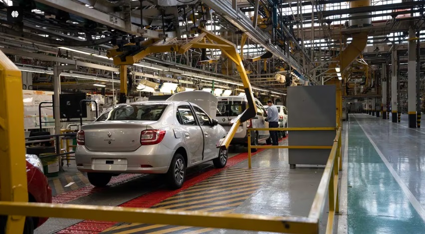 Lee más sobre el artículo Desplome en la industria Argentina: El uso de capacidad instalada alcanza niveles críticos
