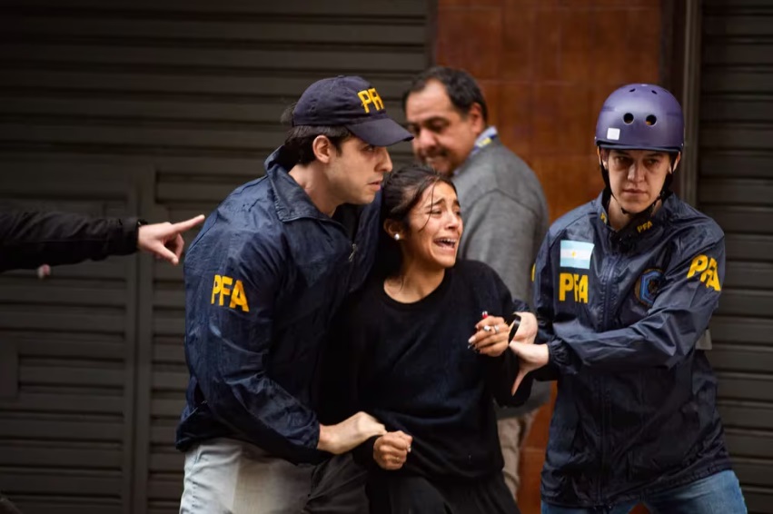 Lee más sobre el artículo Fuerte represion en el Congreso: 31 detenidos y sospechosos de infiltrarse entre los manifestantes