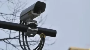 Lee más sobre el artículo Fotomultas en Neuquén: Un experto advierte sobre sus limitaciones y la falta de efectividad en algunos casos