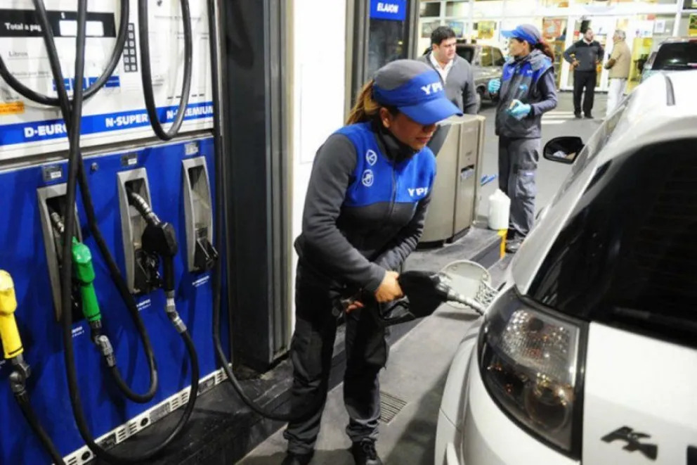 Lee más sobre el artículo Naftas y Gasoil suben hasta 7% desde el Lunes
