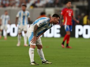 Lee más sobre el artículo Messi ausente en entrenamiento y en duda para los cuartos de final de la Copa América