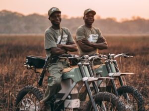 Lee más sobre el artículo Alianza histórica para transformar el transporte con motocicletas eléctricas en África