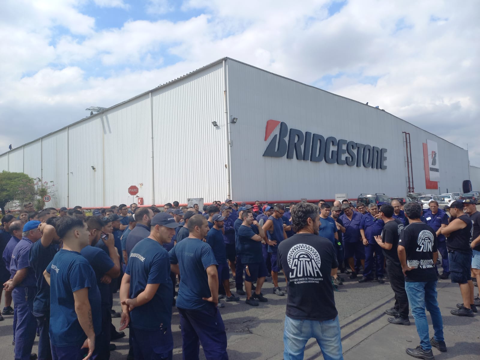 En este momento estás viendo Bridgestone en crisis: Procedimiento preventivo y liberación de tareas para 1.550 trabajadores