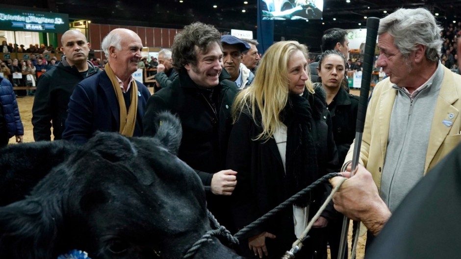 Lee más sobre el artículo Milei analiza cederle la rural a la Sociedad para calmar ánimos en la Feria de Palermo