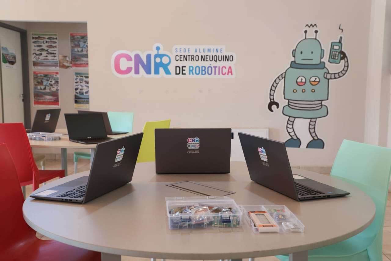 En este momento estás viendo Llega la fibra óptica y red de robótica a toda la provincia