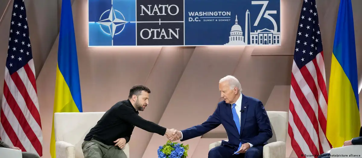 En este momento estás viendo Biden se equivoca y llama «Presidente Putin» a Zelenski en cumbre de la OTAN