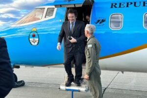 Lee más sobre el artículo Milei en Sun Valley: Entre multimillonarios y ausente de la final de la Copa América