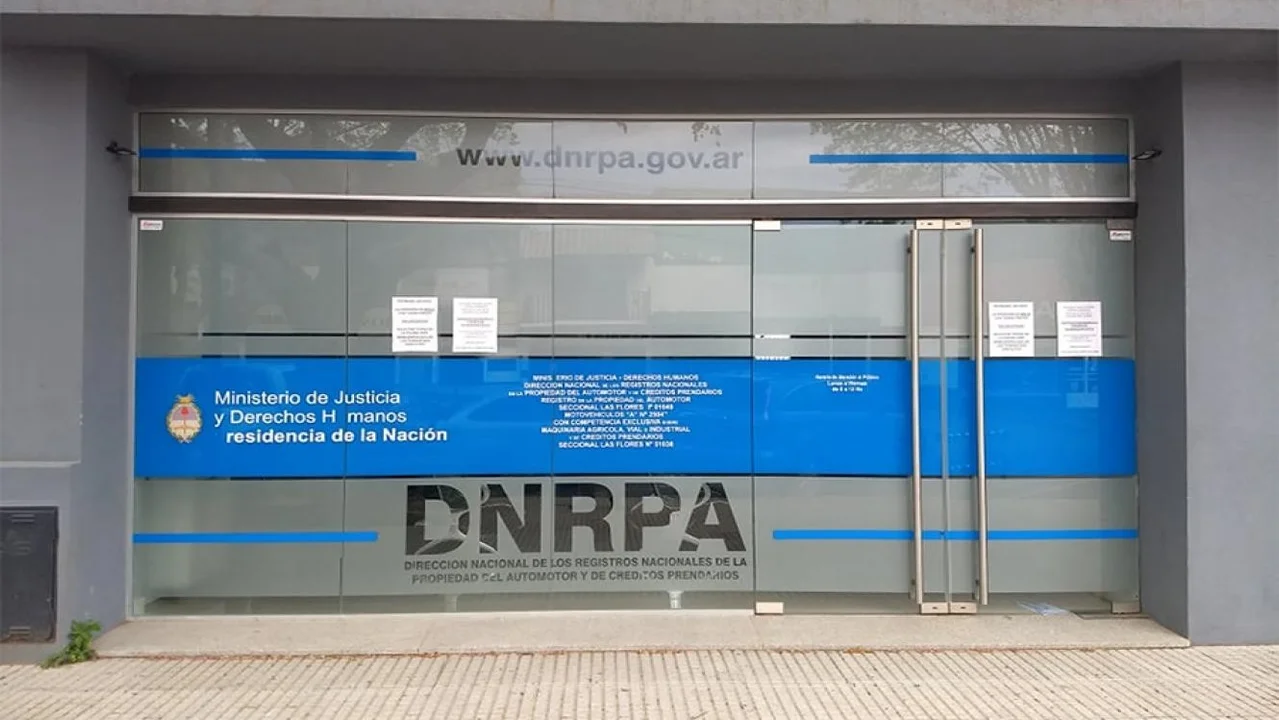 Lee más sobre el artículo Milei cierra registros automotores: impacto en Neuquén