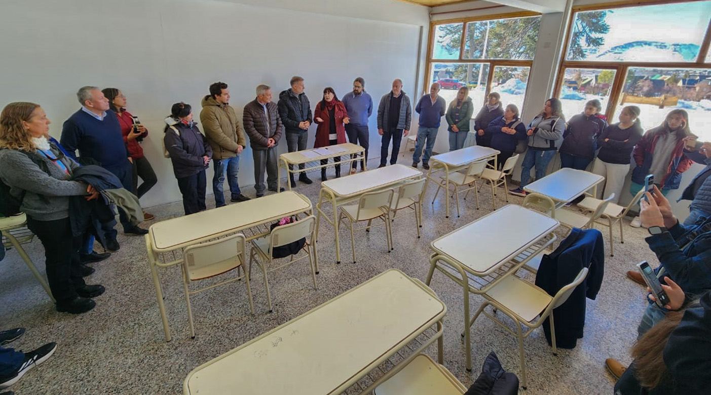 En este momento estás viendo El hotel del ISSN en Caviahue se convierte en escuela tras  incendio devastador