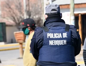 Lee más sobre el artículo Policías retirados de Neuquén exigen mejoras salariales y laborales