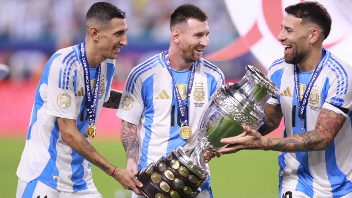 En este momento estás viendo El emotivo mensaje de Messi tras la Copa América: su apoyo a Di María y su lesión