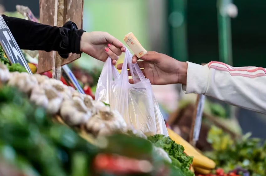 Lee más sobre el artículo Impacto invernal y alza del dólar disparan la inflación de alimentos en julio