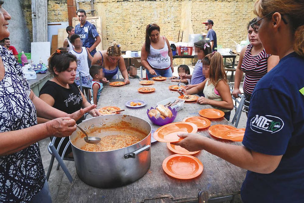 Lee más sobre el artículo Justicia intima nuevamente a Pettovello por incumplir cautelar y retrasar distribución de alimentos