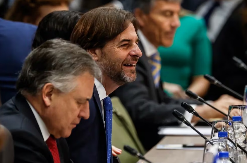 En este momento estás viendo Lacalle Pou en la cumbre del Mercosur: «Si es tan importante, deberíamos estar acá todos los presidentes»