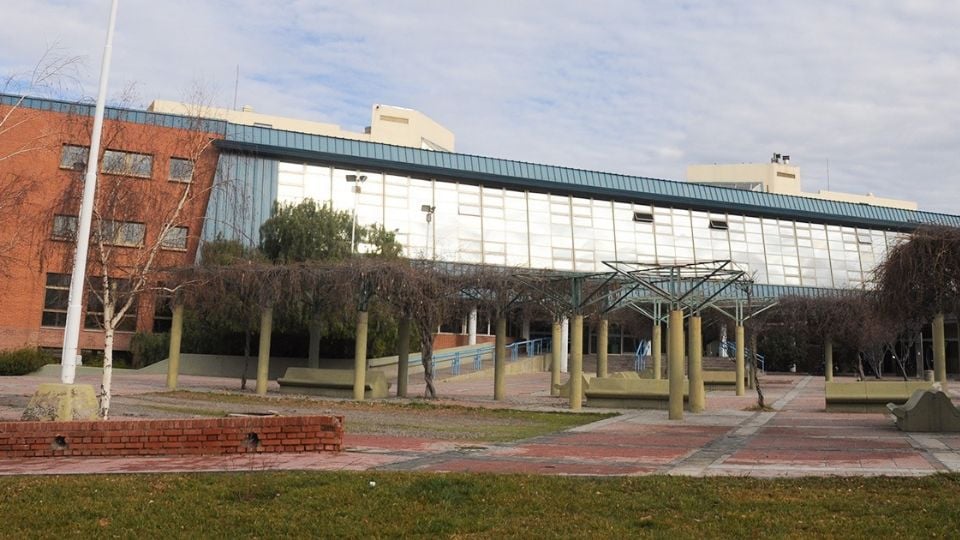 En este momento estás viendo Docentes Neuquinos podrán renunciar voluntariamente al adicional salarial