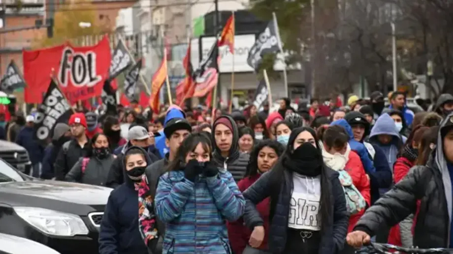 Lee más sobre el artículo Organizaciones sociales denuncian incumplimientos del gobierno Neuquino