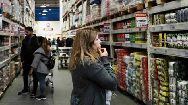 Lee más sobre el artículo Gurúes prevén inflación menor al 5%, pero proyectan un dólar más alto
