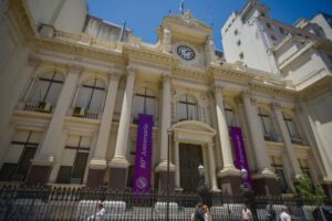 Lee más sobre el artículo Alarma en el Banco Central: Caída de reservas compromete encajes bancarios