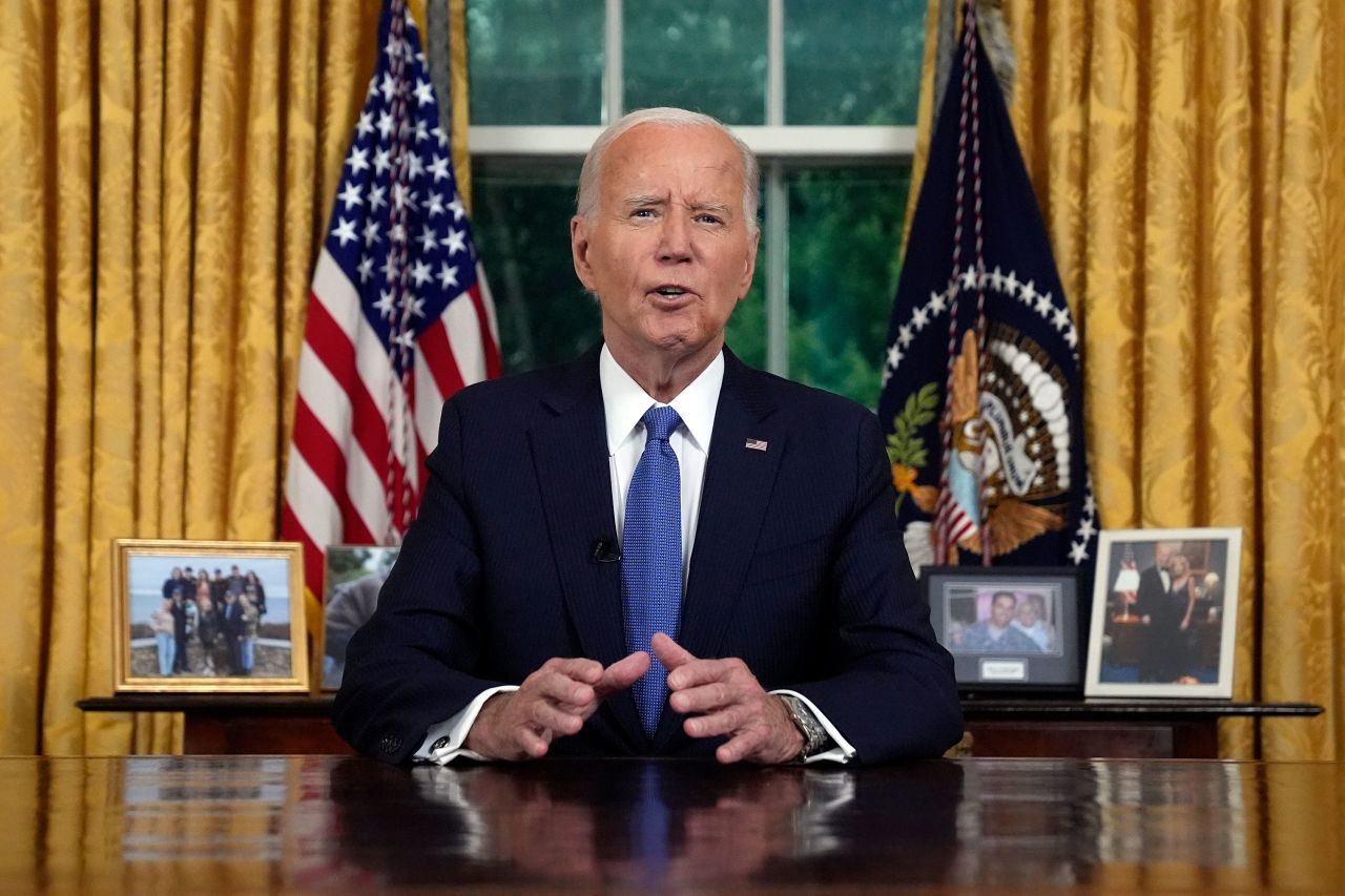 Lee más sobre el artículo Biden renuncia a la reelección: «La Democracia es más importante que cualquier título»