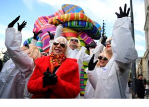 Lee más sobre el artículo Marta Minujín inauguró «la escultura de los sueños» en el palacio libertad